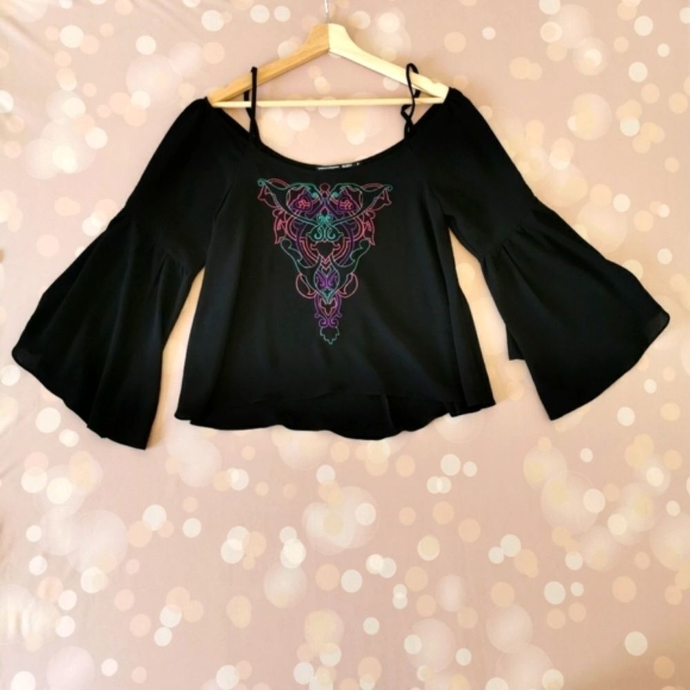 Oh, Boy! US M ruffled sleeve cropped tunic